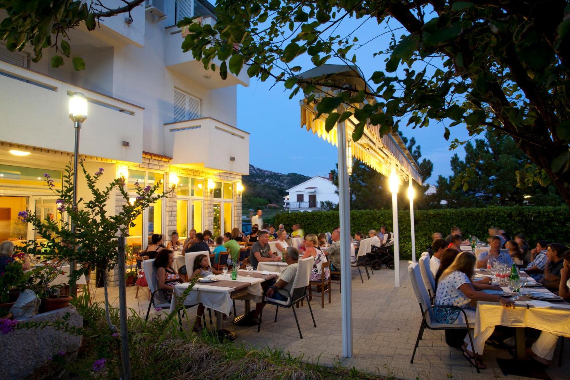 Pansion Burin Hotel Baška Eksteriør billede